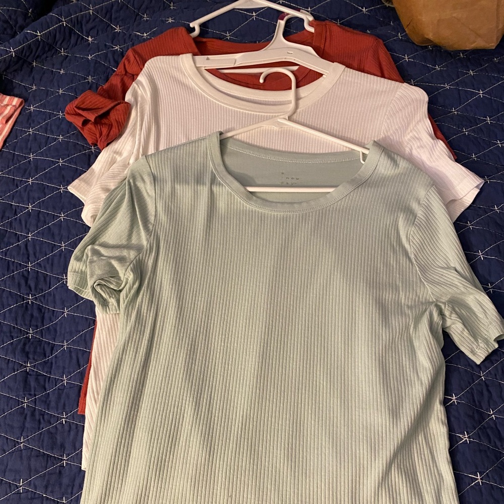 3 Ribbed T Shirts